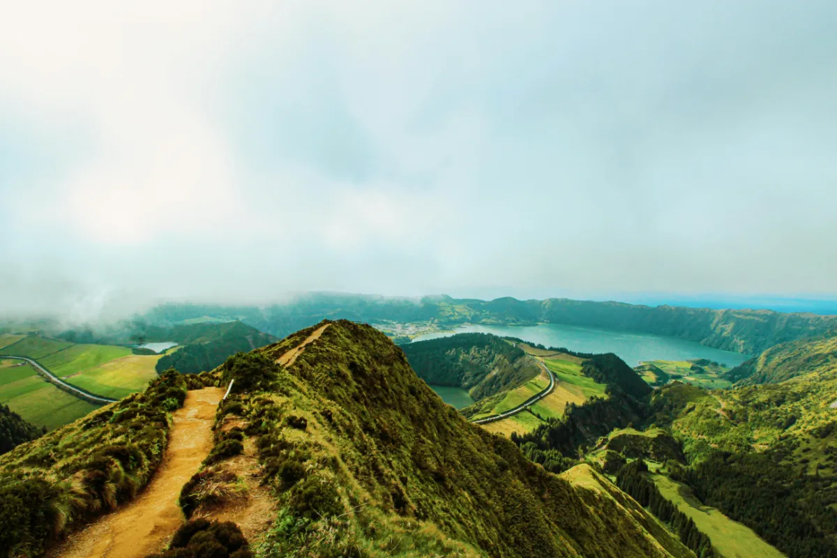 Beste Reisezeit Azoren - Klimadiagramm und Wetterdaten