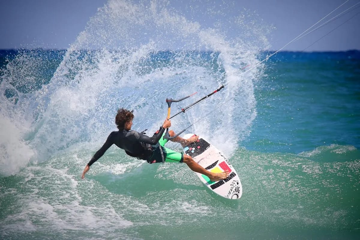 Surfen und Kitesurfen