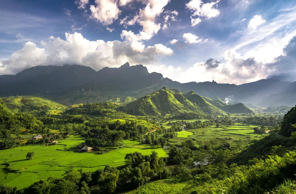 Beste Reisezeit Vietnam - Klimadiagramm und Wetterdaten