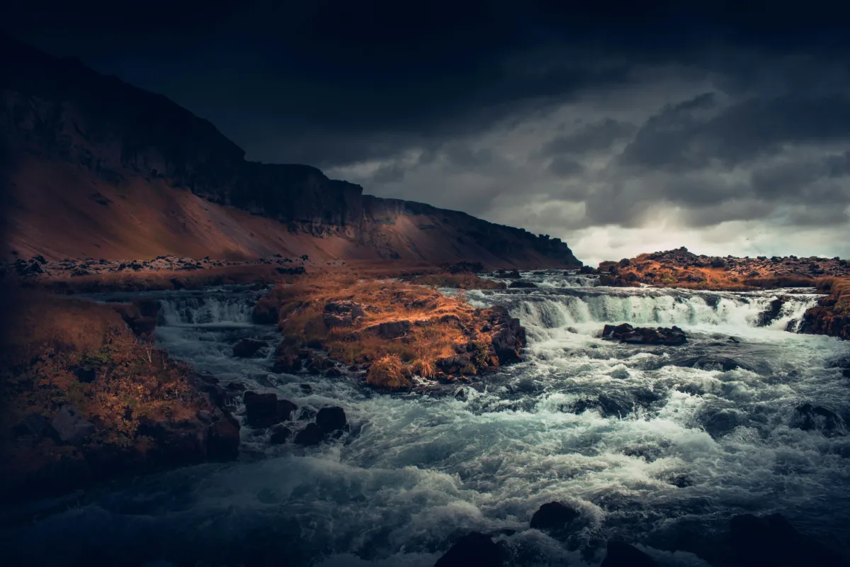 Landschaft von Island während der optimalen Reisezeit