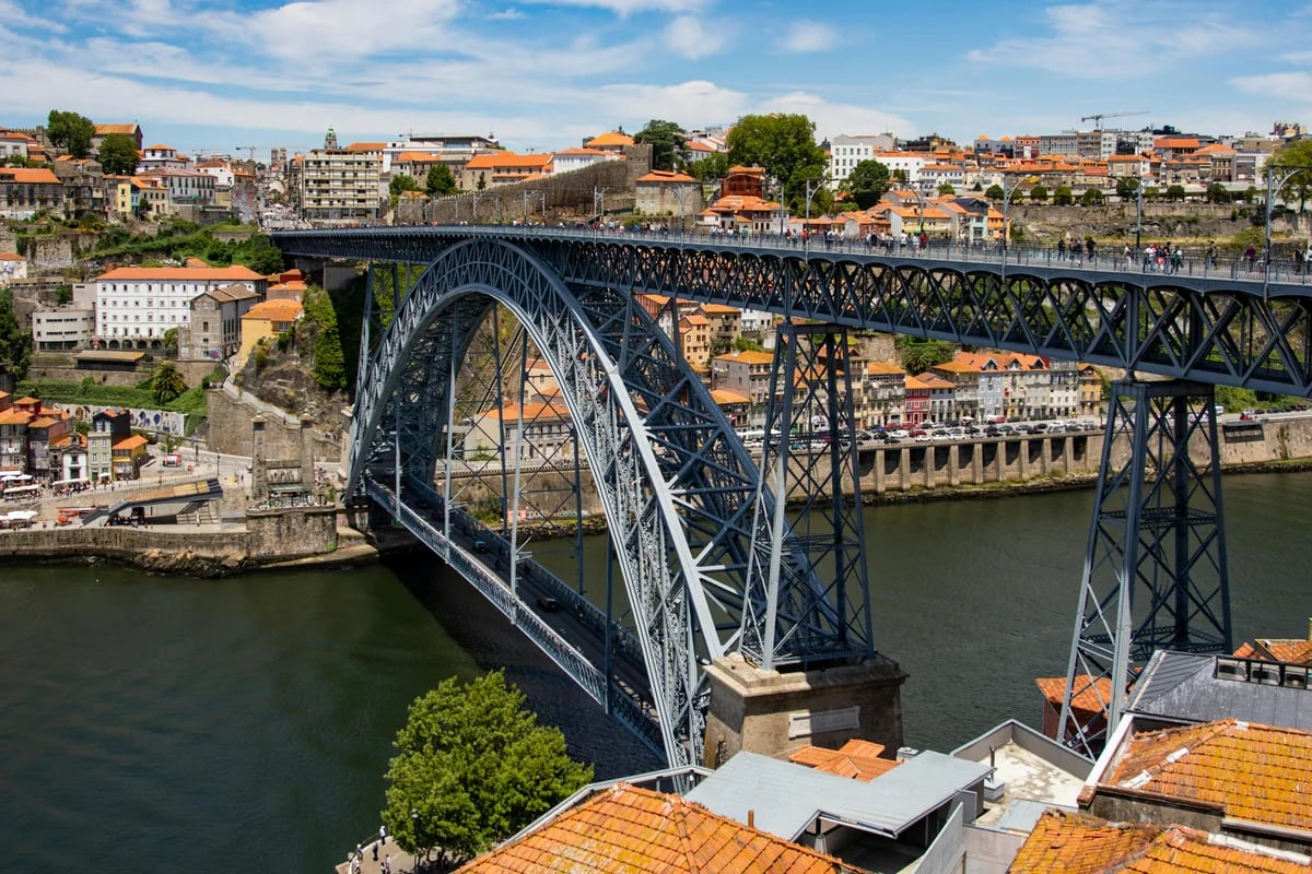 Landschaft von Portugal während der optimalen Reisezeit