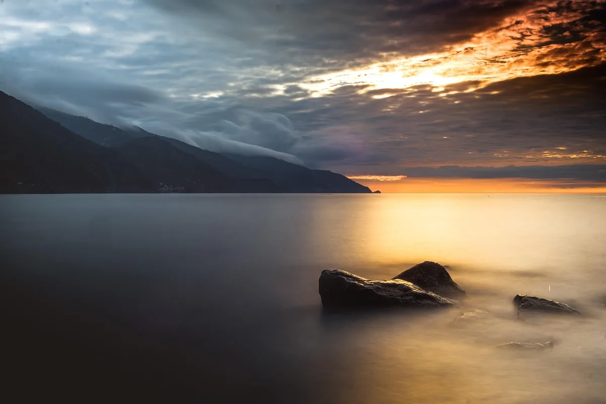 Landschaft von Cinque Terre während der optimalen Reisezeit