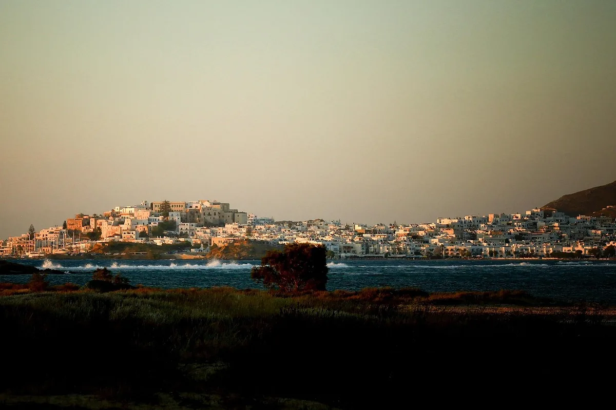 Landschaft von Naxos während der optimalen Reisezeit
